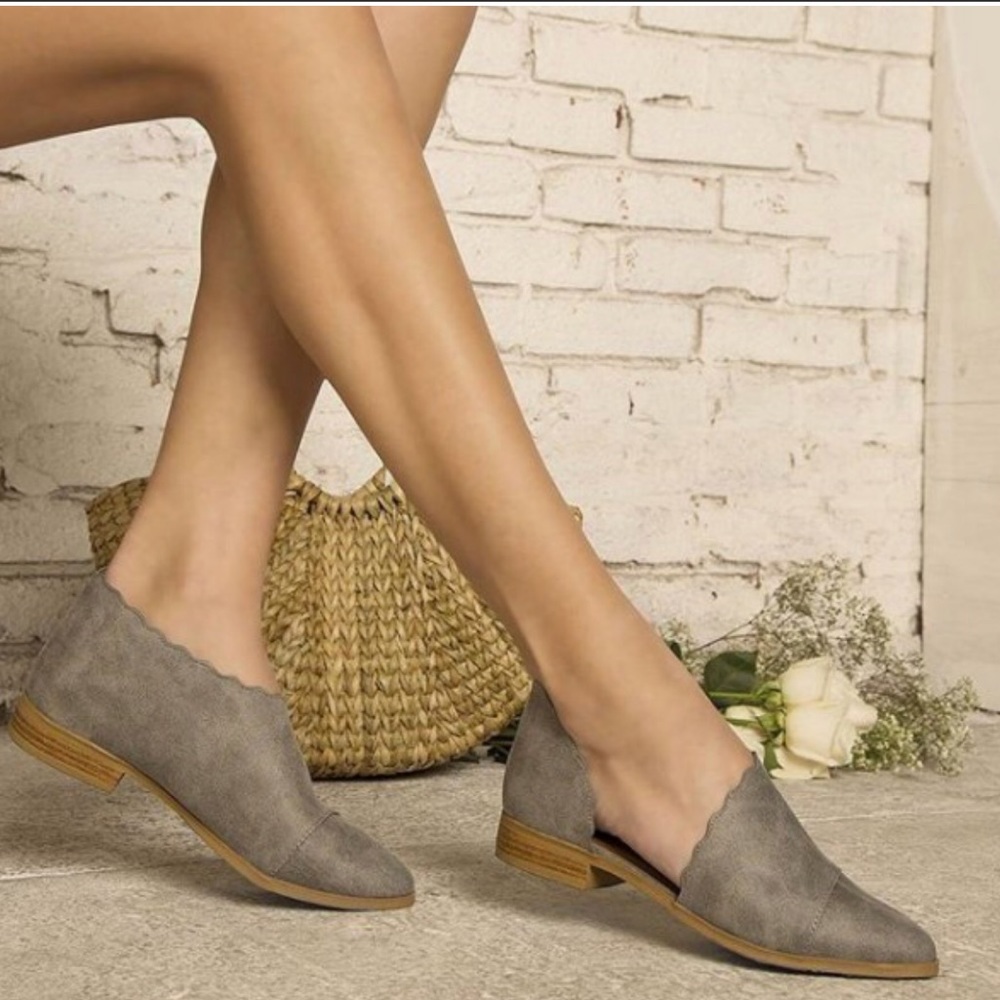 New- Vegan Leather Side Cut Out Booties - Picture 3 of 7